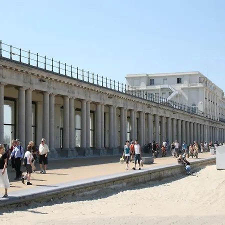 In Near And Promenade * Οστένδη